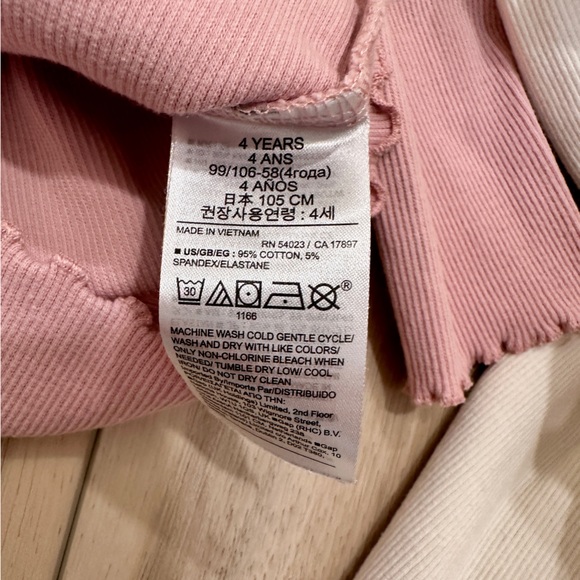 Baby Gap long sleeve ribbed shirts, set of 2 - Picture 5 of 6